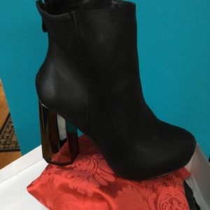 MIRROR HEELED BLACK ANKLE SHOE BOOTS